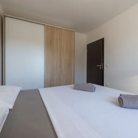 Apartment Aurum Luxury Vir